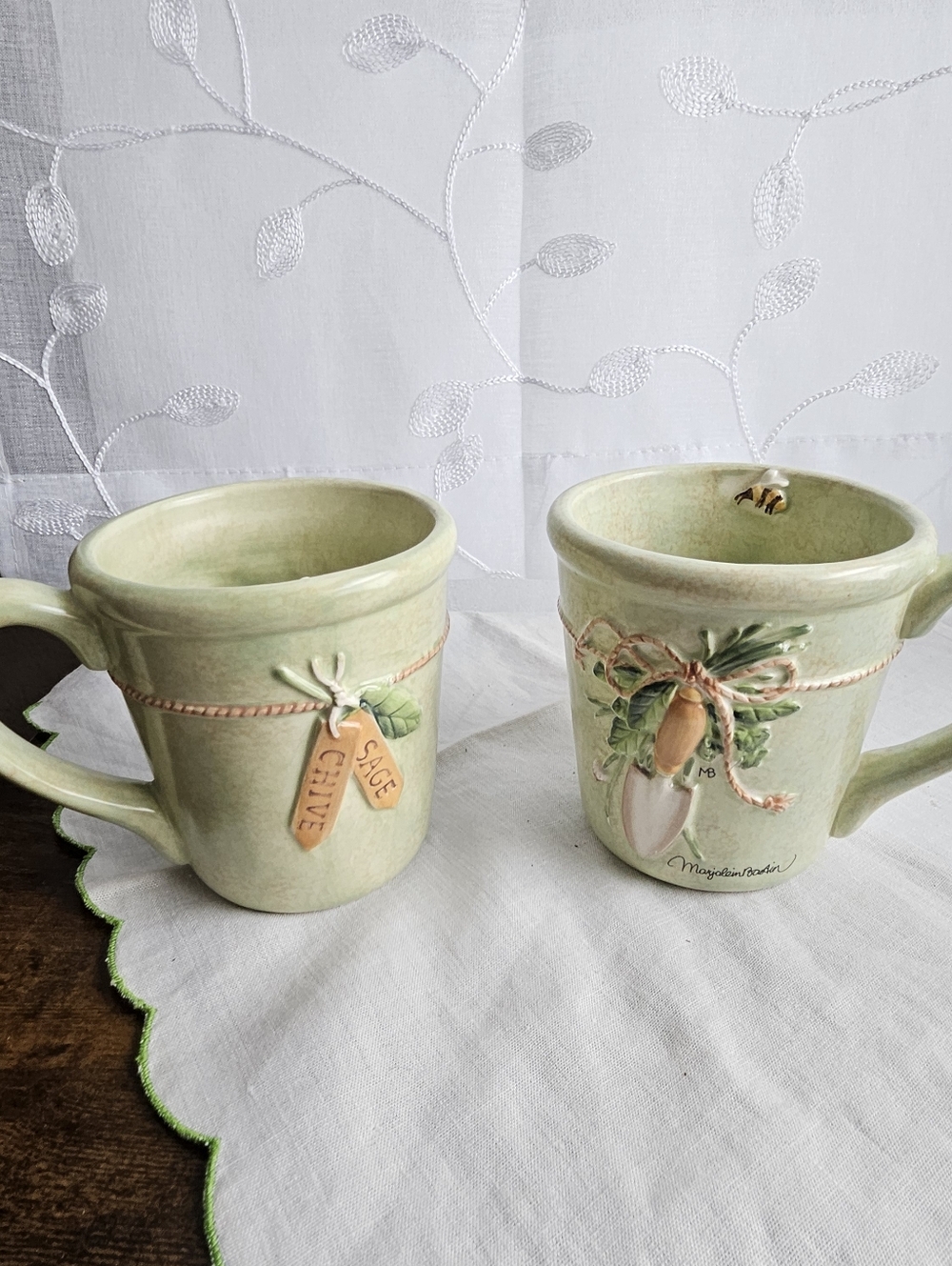 Nature's Sketchbook Mugs Marjolein Bastin 3D Gardening Trowel Herbs Bee